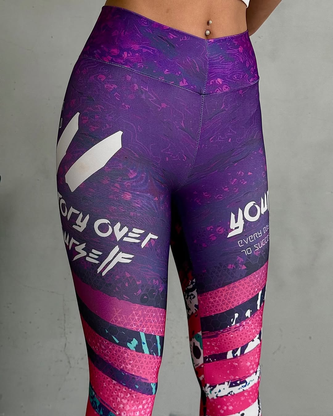 Yüksek Bel Desenli Spor Tayt – Mor & Fuşya Renkli Fitness Leggings