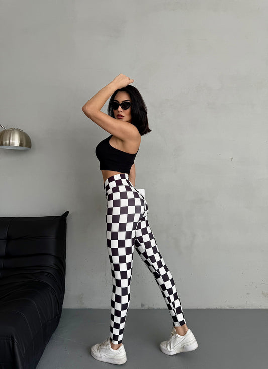 Kare  Desenli Damalı  Dijital Baskılı Tayt Siyah Beyaz – Yüksek Bel, Şık & Konforlu
