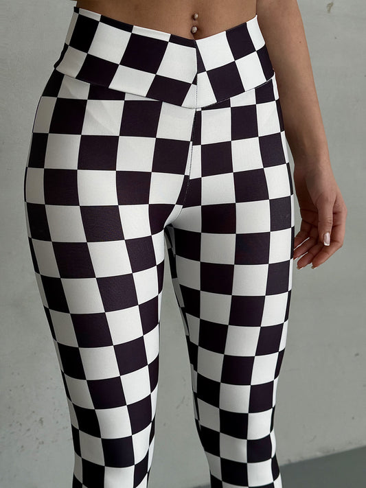 Kare  Desenli Damalı  Dijital Baskılı Tayt Siyah Beyaz – Yüksek Bel, Şık & Konforlu